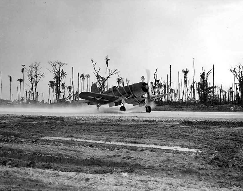F4U-1 Corsair VMF-124 taxis on the airstrip at Munda Point August 26, 1943