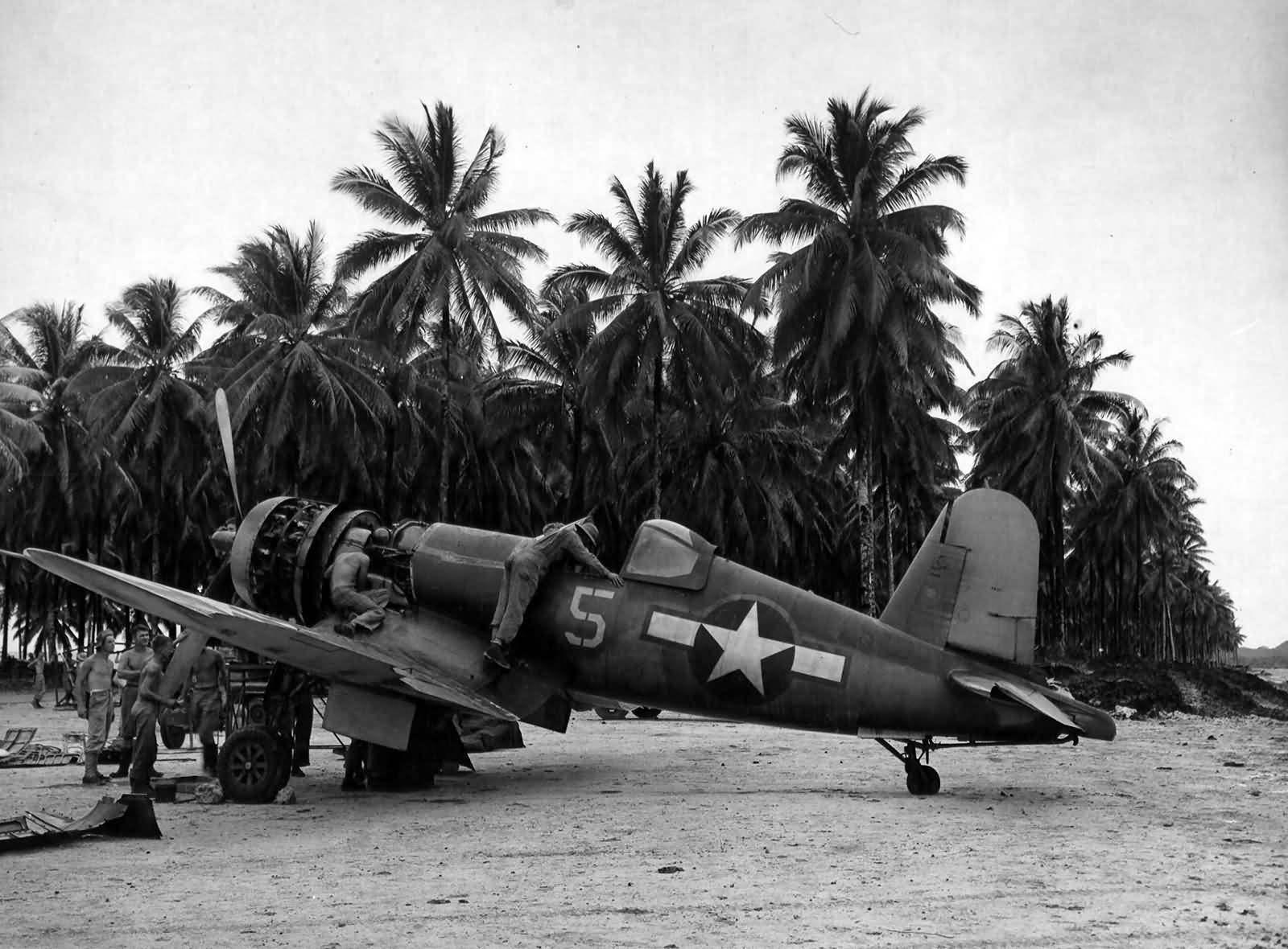 F4U-1A Corsair white 5 (Bu No 17656) of VF-17 Green Islands Maintenance. March 1944