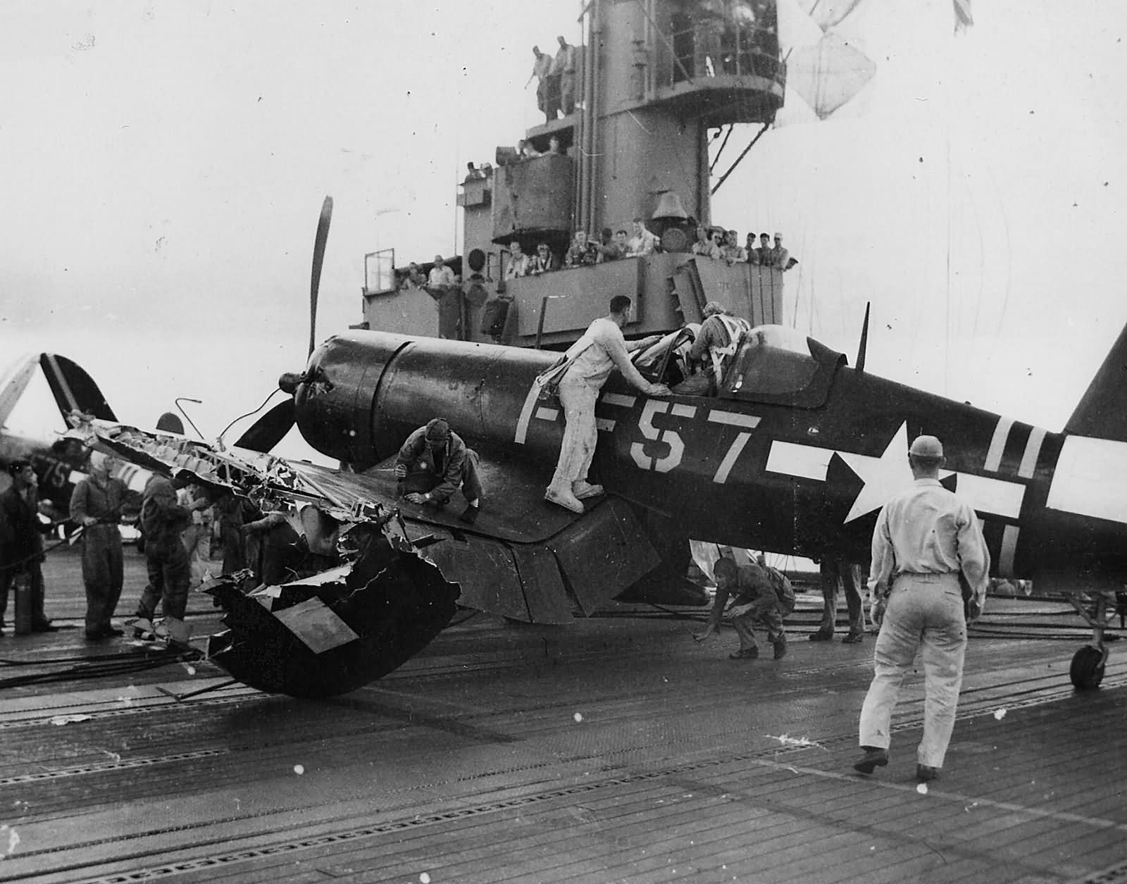F4U Corsair code FF57 of VMF-351 hitting the barricade USS Cape Gloucester CVE-109 – July 5, 1945