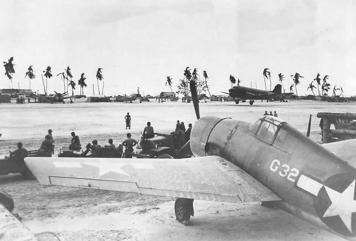Admiral Nimitzs Plane Landing on Tarawa Airfield 1943. F6F-3 Hellcat G32