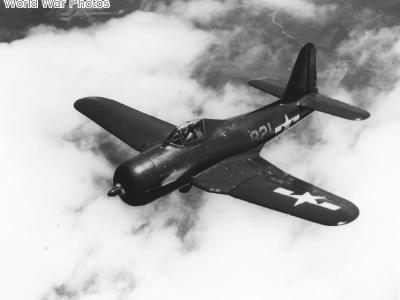 FR-1 Fireball code B21 of the VF-66 in flight, 4 May 1945 2