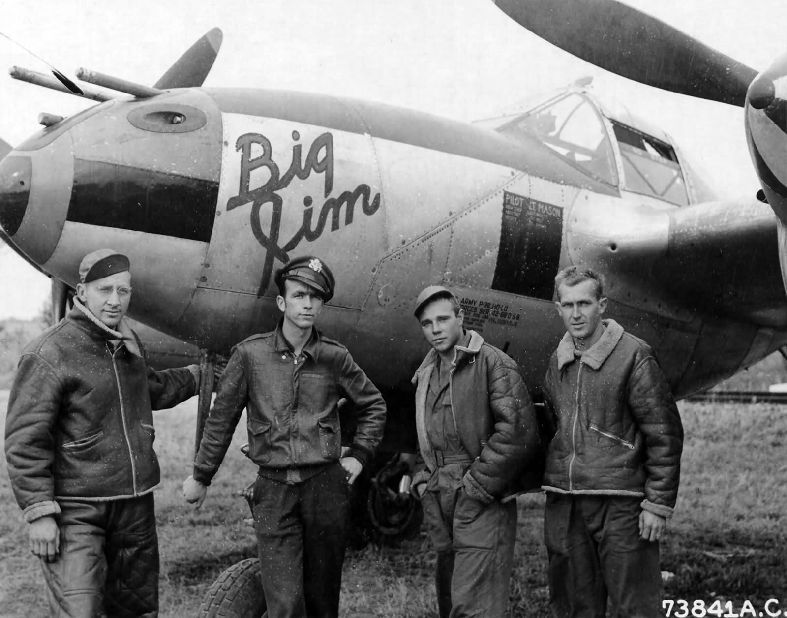 1lt James Mason 393rd FS 367th Fighter Group with his ground crew and P-38J Lightning 42-68059 „Big Jim”