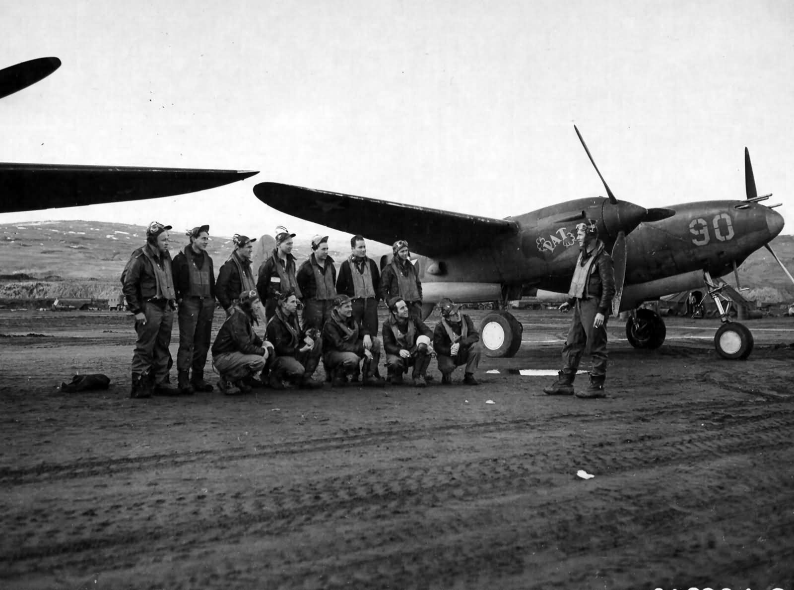 История п 38 5 класс. P-38 Lightning. Самолёт p38 тихий океан. Lightning Squadron thuthranger. USA ww2 Fighters Squadron Organization.