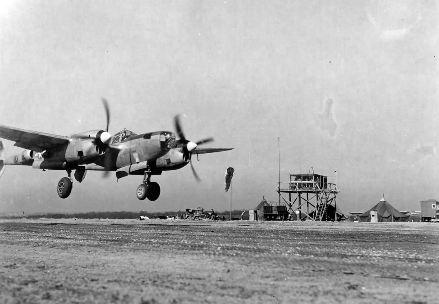 Droop Snoot P-38J Lightning code KI-C of the 402nd FS 370th Fighter Group, Luxemburg April 1945