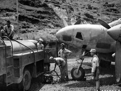 F-5 Lightning Refueling China