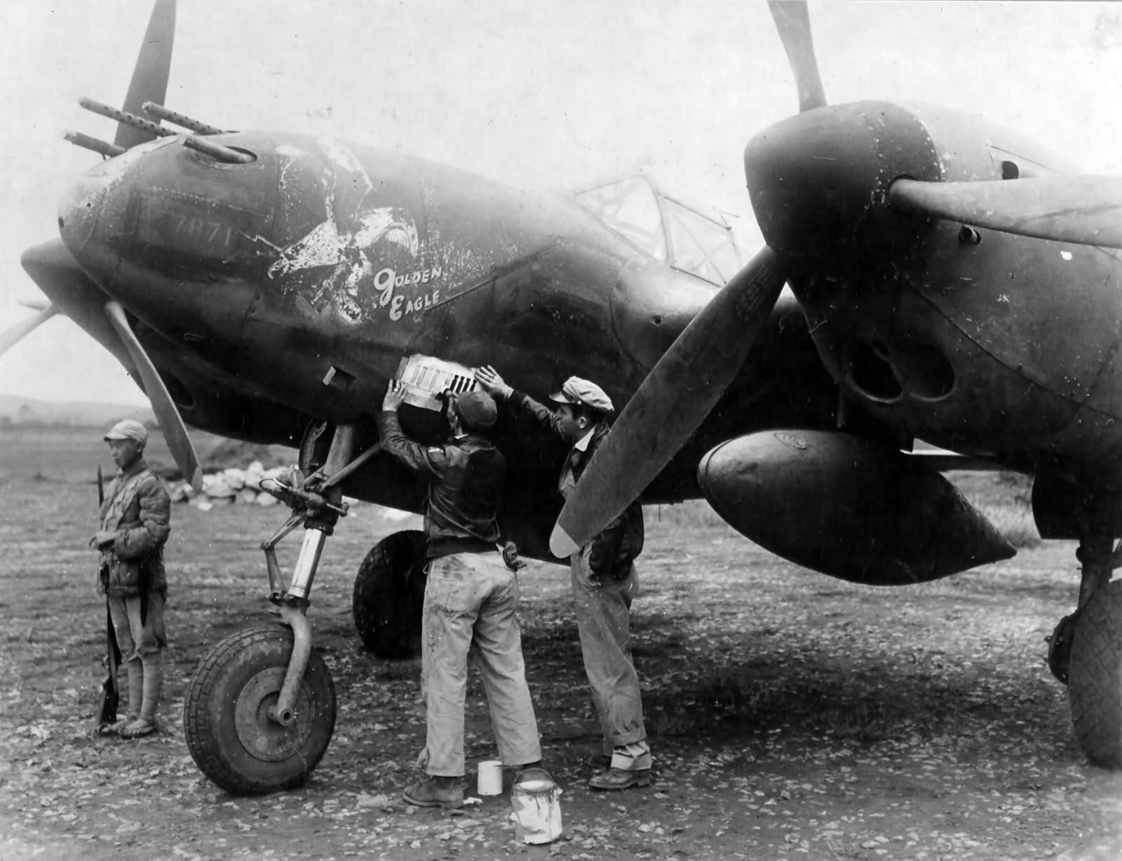 P-38G Lightning 42-13437 „The Golden Eagle”, pilot: Capt Billie Beardsley of the 51st Fighter Group 449th FS Twin Tailed Dragons