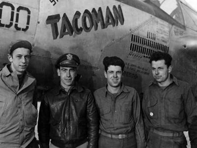 P-38J Lightning 43-28700 Tacoman pilot Capt Joseph Dobrowlski of the 393rd FS 367th Fighter Group