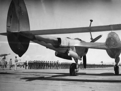 P-38 Lightning Frames Aviation Cadets on Graduation Day at Moore Field
