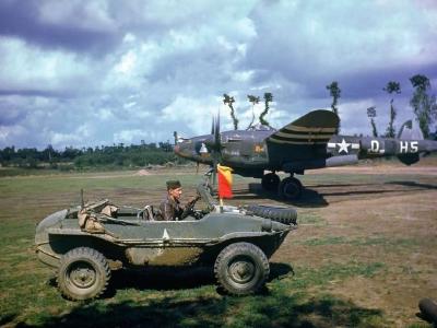 P-38 Lightning code H5-Q of 392nd Fighter Squadron 367th FG and Schwimmagen France 1944 – color photo