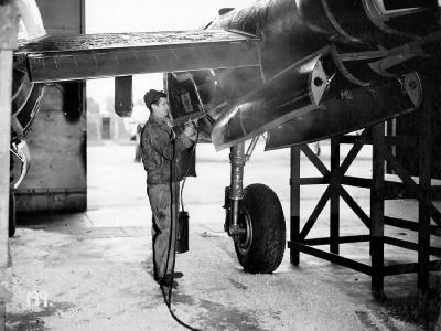 P-38 Lightning Maintenance Burtonwood England 3