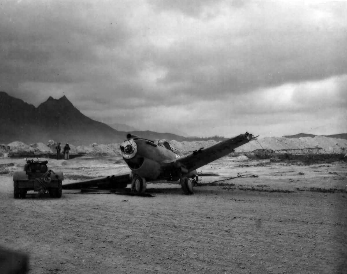 December_7_1941_Wrecked_P-40_At_Belows_F