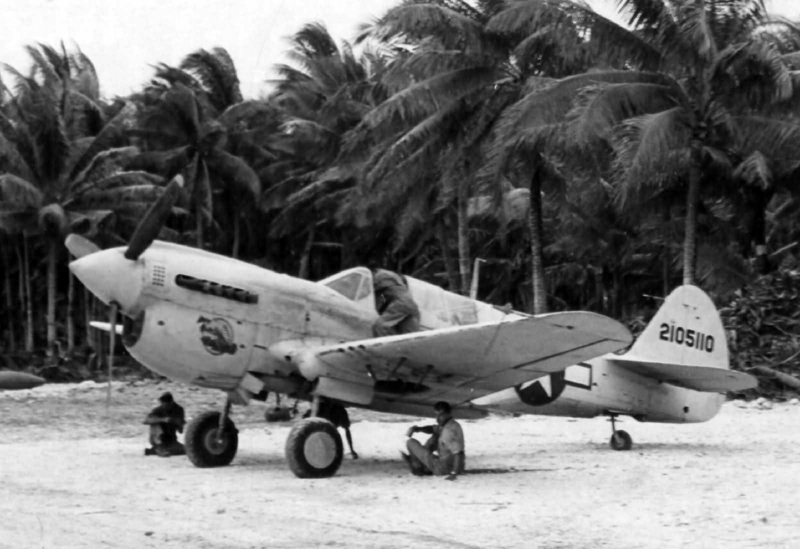 P-40N_Warhawk_15th_FG_on_Mankin_Island_4