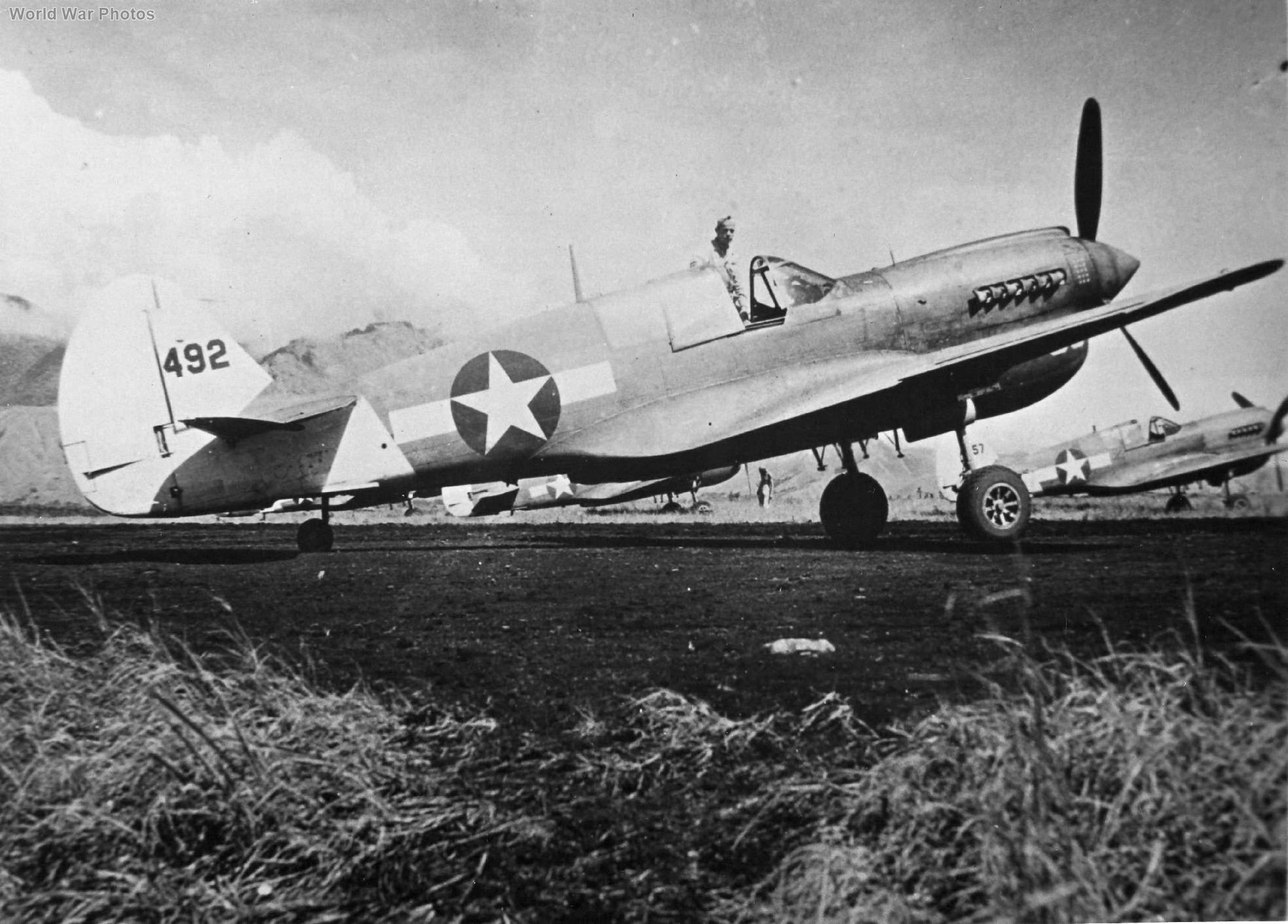 P-40N Warhawk 42-105492 389th Bomb Squadron, 312th BG