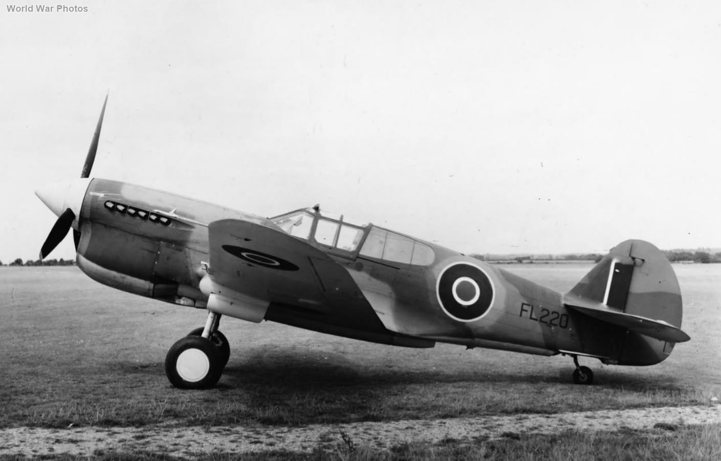 Curtiss Kittyhawk Mk IIA FL220 August 1942