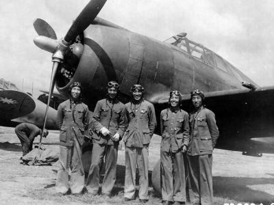Chinese pilots pose beside a Republic P-43 September 1942