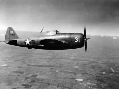 P-47B Thunderbolt #31 41-5931 of the 56th Fighter Group in flight
