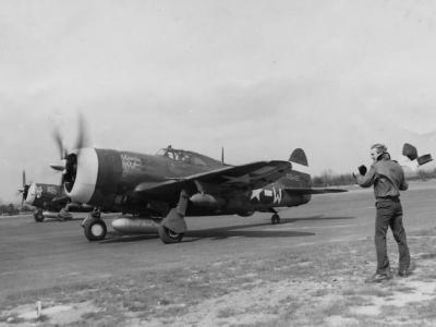 P-47 Thunderbolt 42-76542 „Princess Pat” preparing to take off – April 1944