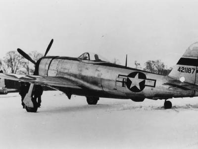 P-47 Thunderbolt 44-21187 of the 56th Fighter Group and B-17 Flying Fortress 43-38479