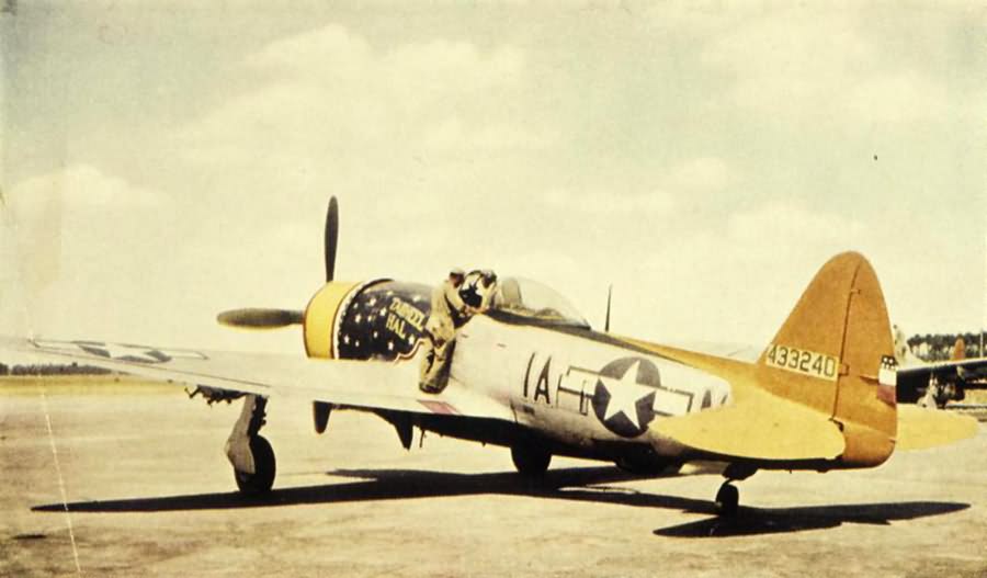 P-47 Thunderbolt code IA-N 44-33240 f the 356th Fighter Squadron, 358th Fighter Group