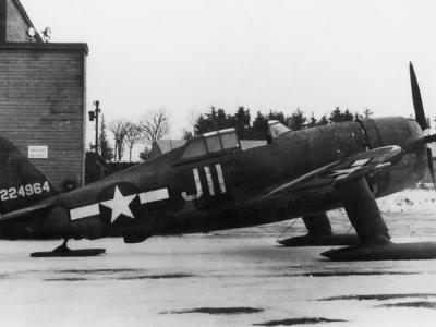 prototype P-47 Thunderbolt J11 42-24964 fitted with a ski undercarriage