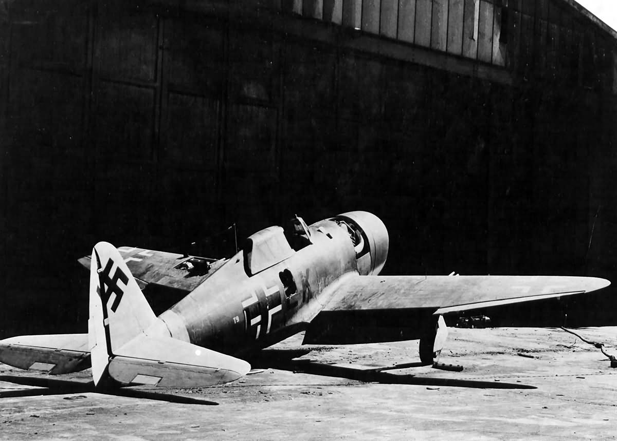 P-47D serial 42-75971 T9+LK of the Zirkus Rosarius