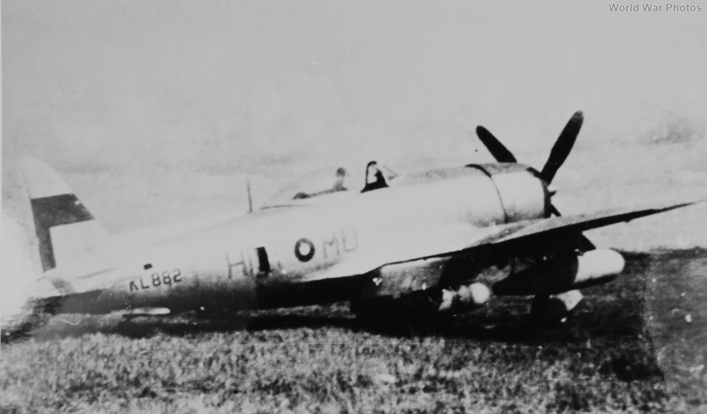 British P-47D KL882 of No. 60 Squadron RAF