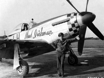 2lt Gerald Devine of the 350th FS 353rd FG and P-51D Mustang 44-14673 Code LH-I „Mad Irishman”