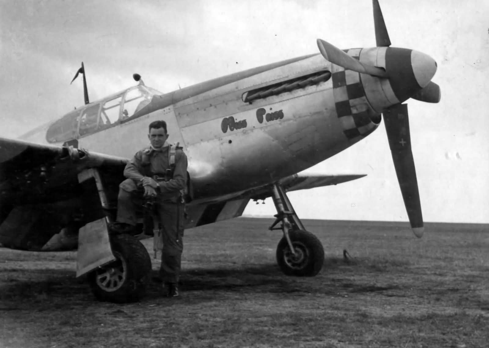 Capt James Mclure of the 504th Fighter Squadron 339th FG P-51B 43-24804 „Miss Priss” Code 5Q-P
