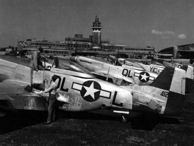 F-6K Mustang serial 44-12527 code QL-L, 44-12526, 44-12813 of the 22nd TRS 69th TRG Ochey A-96 France 1945