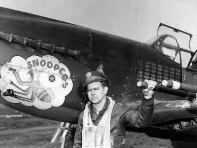 F-6 Mustang „Snoopers” and Capt Hearrell Ops Officer Of 111 Tactical Reconnaissance Squadron Italy 1944