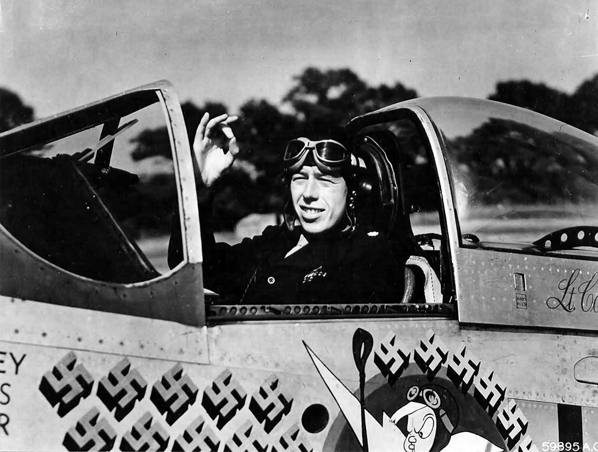 LtCol John C Meyer Commander of the 487th FS 352nd FG In The Cockpit Of P-51D 44-14151 named „Petie 2nd”, code HO-M
