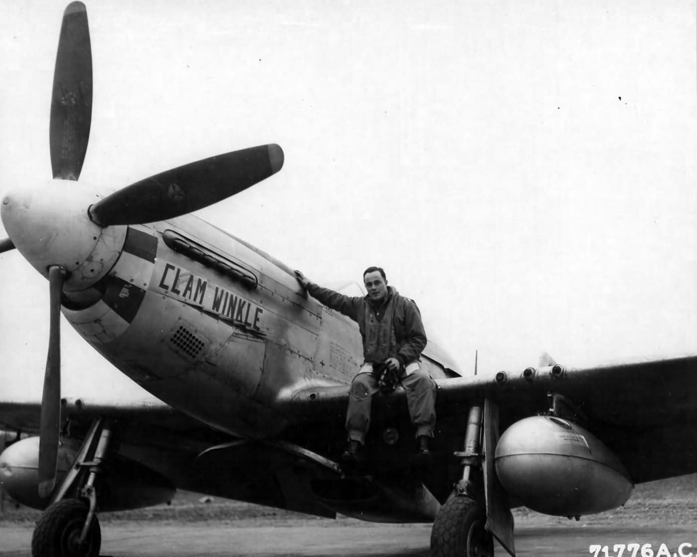 LtCol Joseph Mcmanus of the 364th FG 383rd FS With His P-51K „Clam Winkle” Serial 44-11762 code N2-M