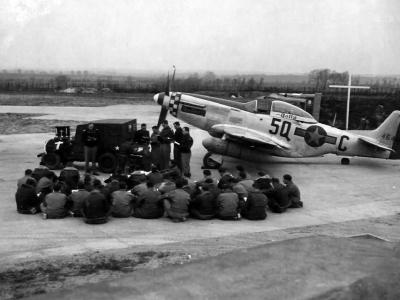 LtCol William Clark P-51D 44-64148 „Happy IV” code 5Q-C of the 504th FS 339th Fighter Group, 1 April 1945