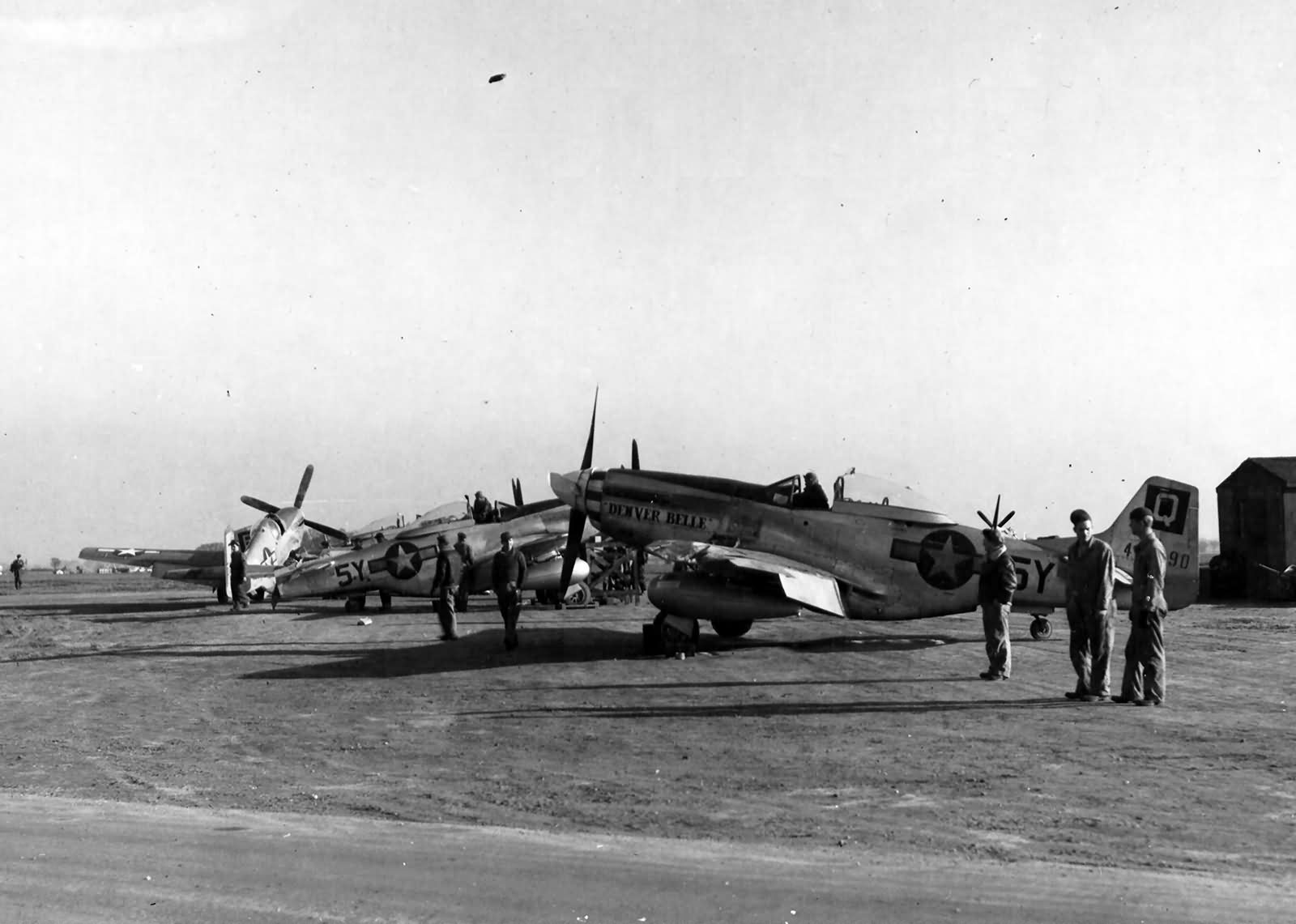 P-51D Mustang 44-14190 „Denver Belle” Code 5Y-Q, pilot Capt John Walker of the 384th FS 364th Fighter Group