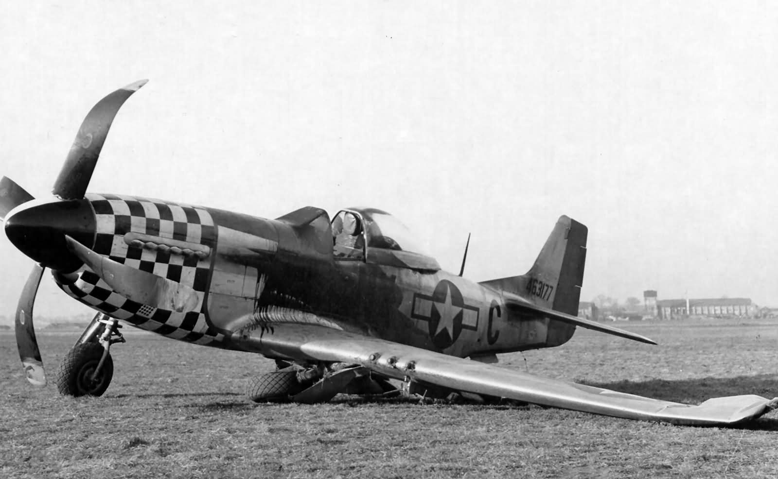 P-51D Mustang 44-63177 of the 82nd FS 78th Fighter Group, code MX-C, 4 January 1945 Pilot Flt Off Melvin Hoffman
