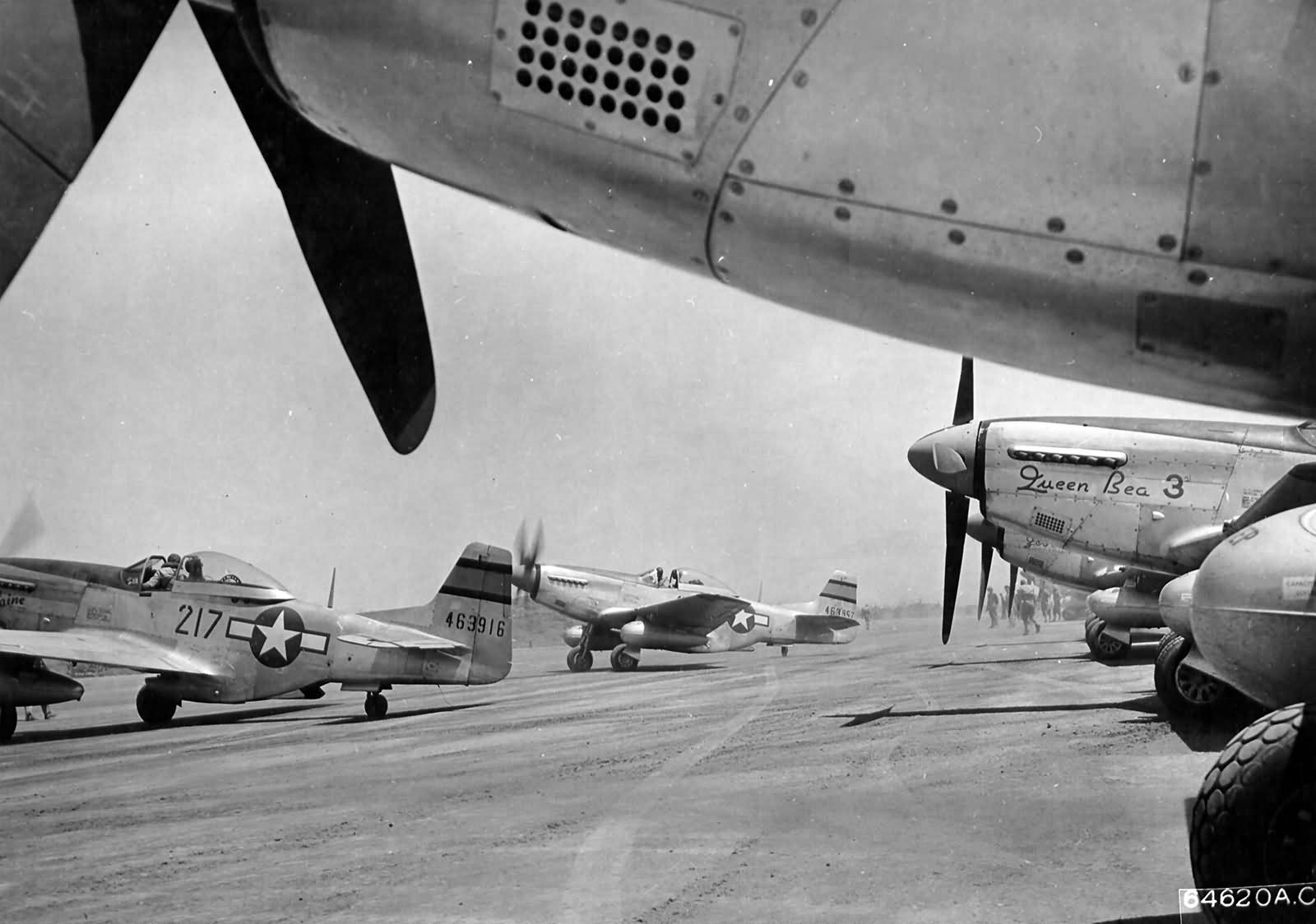 P-51D Mustang 44-63916 „Elaine” of the 46th FS 21st Fighter Group, Iwo Jima