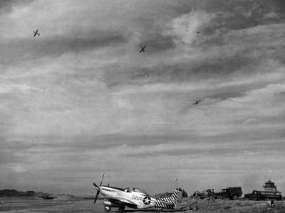 P-51D 44-63959 number 581 of the 457th Fighter Squadron 506th FG Iwo Jima 1945