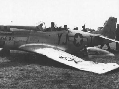 P-51D Mustang od the 353rd Fighter Group 351st Fighter Squadron 8th AF 44 14774 YJ+T Butch 3
