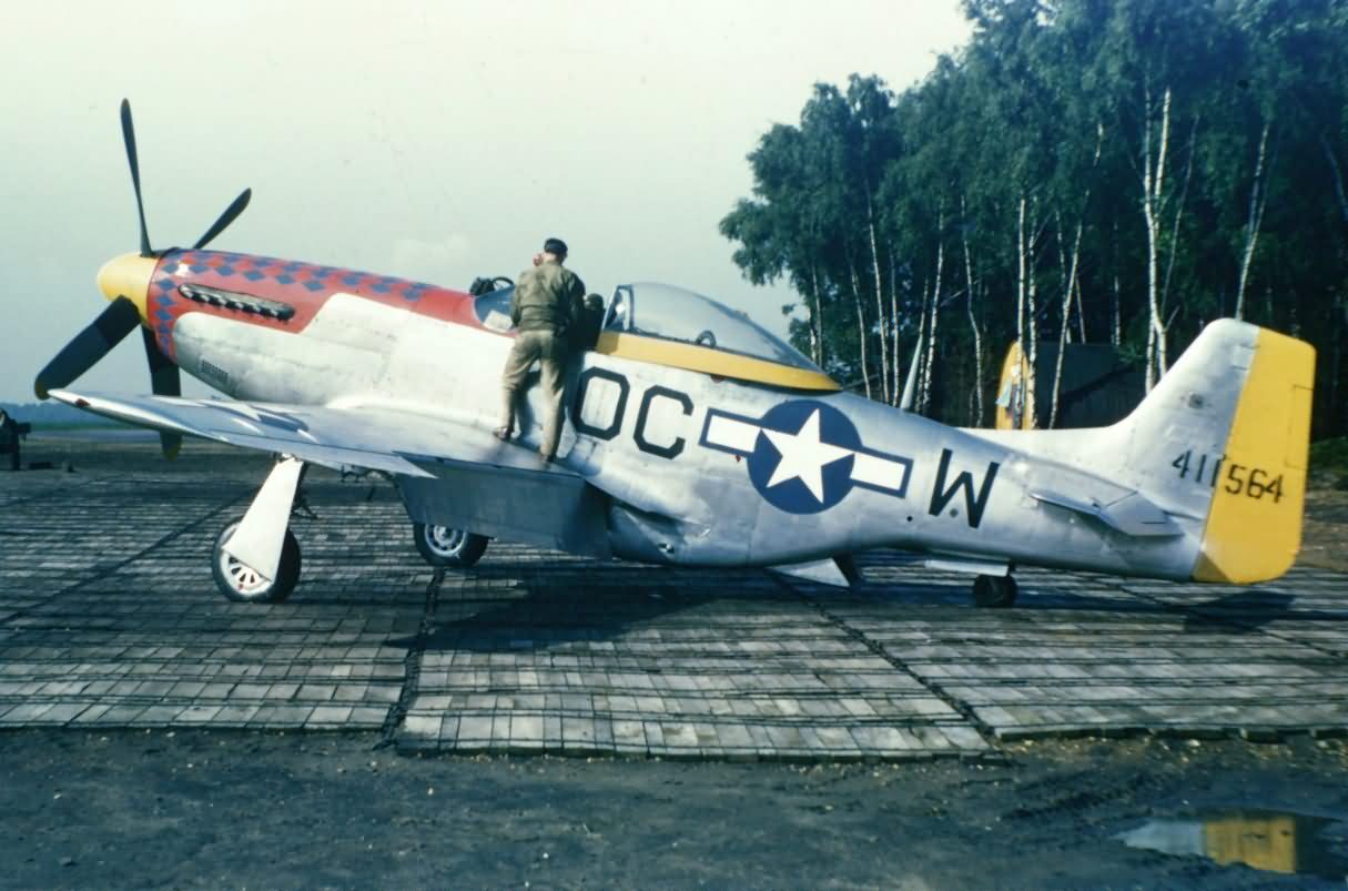 P-51D Mustang 44-11564 356th FG 359th FS Martlesham Heath England 1945, code OC-W