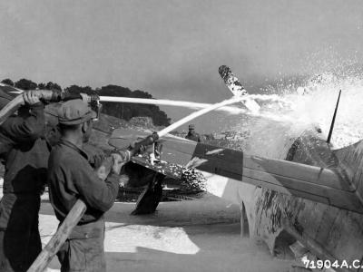 P-51D Serial 44-13993 5E-R of the 385th FS 364th FG, 26 August 1944