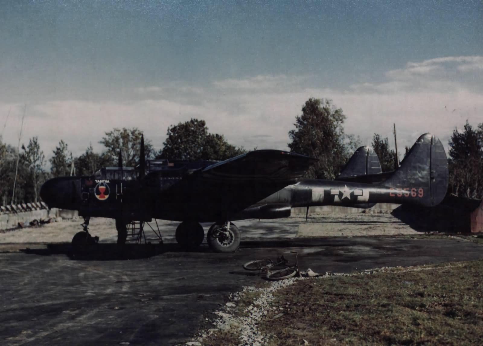 P-61A Black Widow 425th Night Fighter Squadron 42-5569 color photo