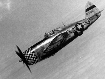 P-47D Thunderbolt 42-27607 coded MX-G, pilot 2lt Richard D. Stark of the 82nd FS, 78th Fighter Group