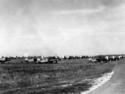 P-47Ds of the 405th FS 8N-R and 406th FS 4W-T from 371st FG fall 1944