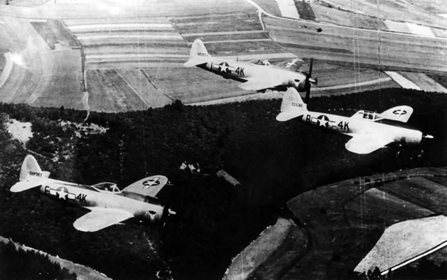 P-47 Thunderbolts: 4K-F 42-28357 „Mommie Lil Biddy”, 4K-I 44-20274, 4K-R 42-2632 of the 404th FG