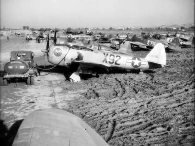 P-47 Thunderbolt X92 „Martha Darling” 42-26706 of the 79th Fighter Group being refuelled Italy 1944