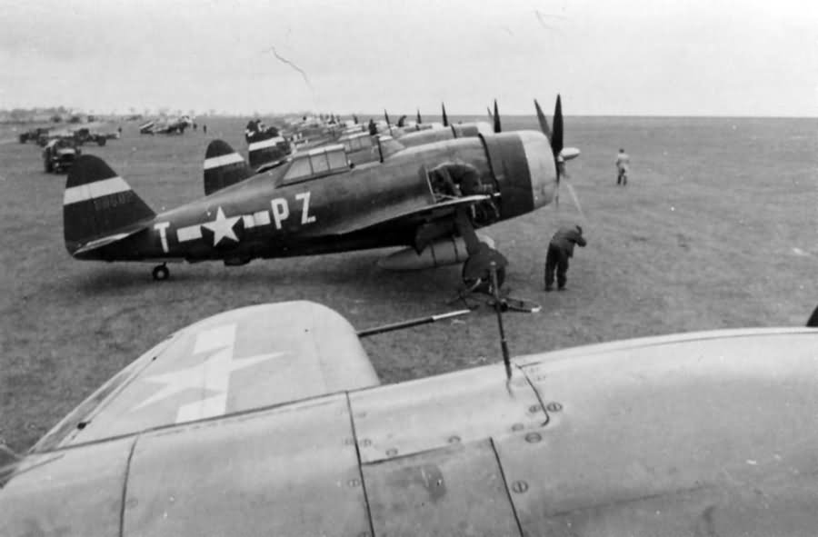 P-47 Thunderbolt code PZ-T 42-8682 „Little Evey” of the 352nd FG at Bodney