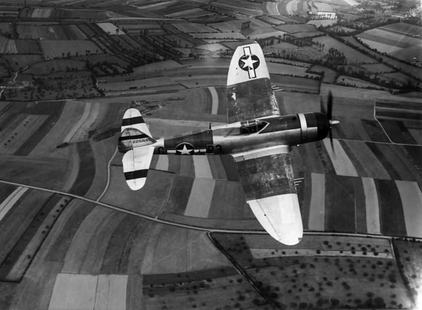 P-47 Thunderbolt code R3-G in flight September 1944