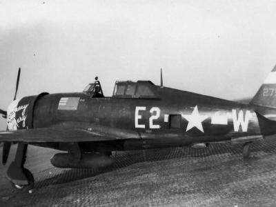 P-47 Thunderbolt E2-W 42-75221 „Contrary Mary” of the 375th FS, 361st Fighter Group