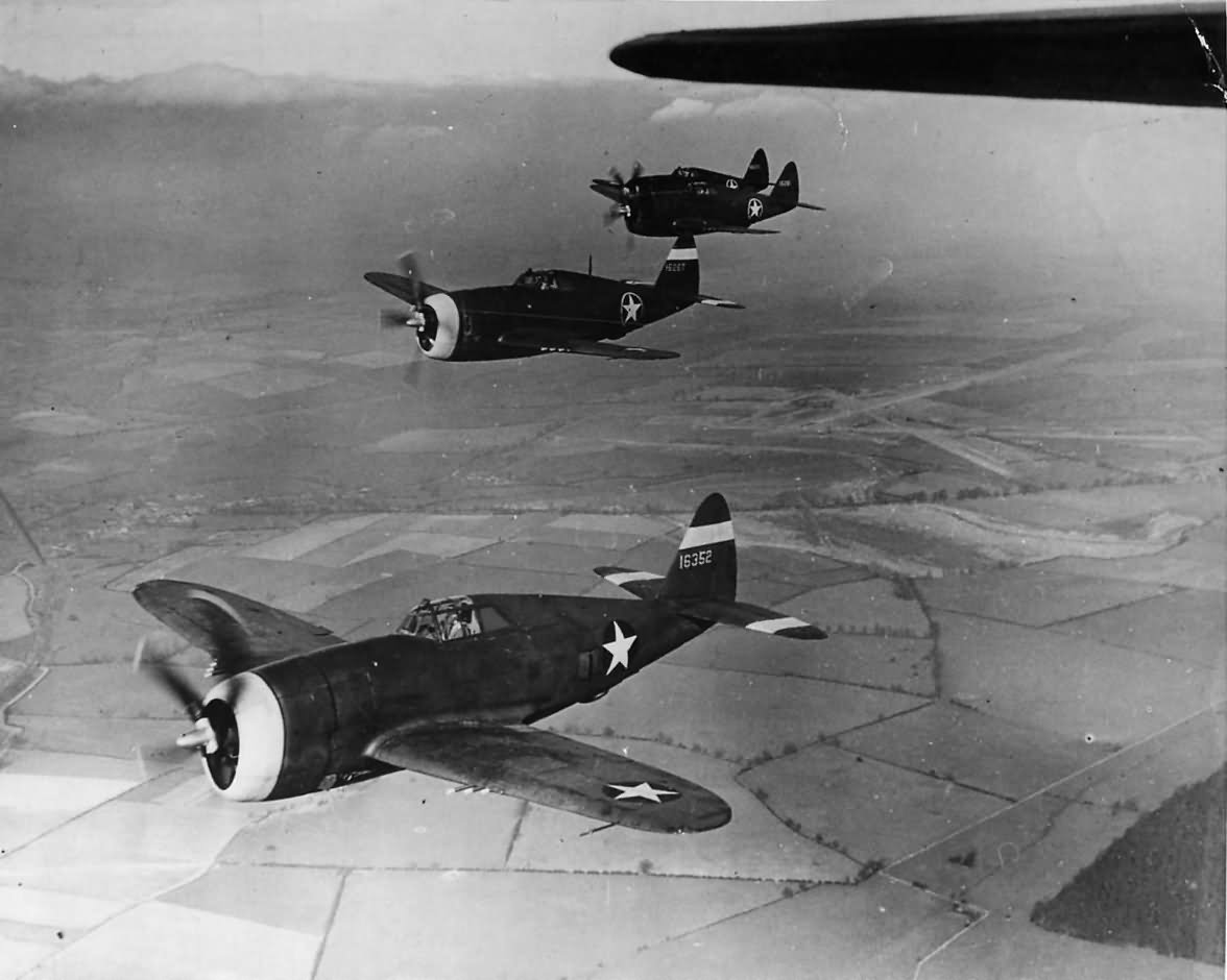 P-47 Thunderbolts make first appearance in England May 1943