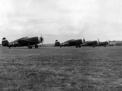 P-47 Thunderbolts HL-H and HL-V of the 83rd FS, 78th FG prepare for take off at Duxford 13 August 1943